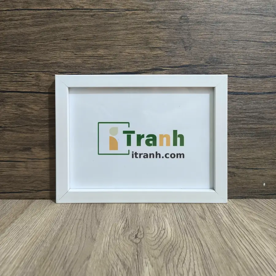 Hình thực tế khung ảnh treo tường 13x18 màu trắng ITKT1318-1